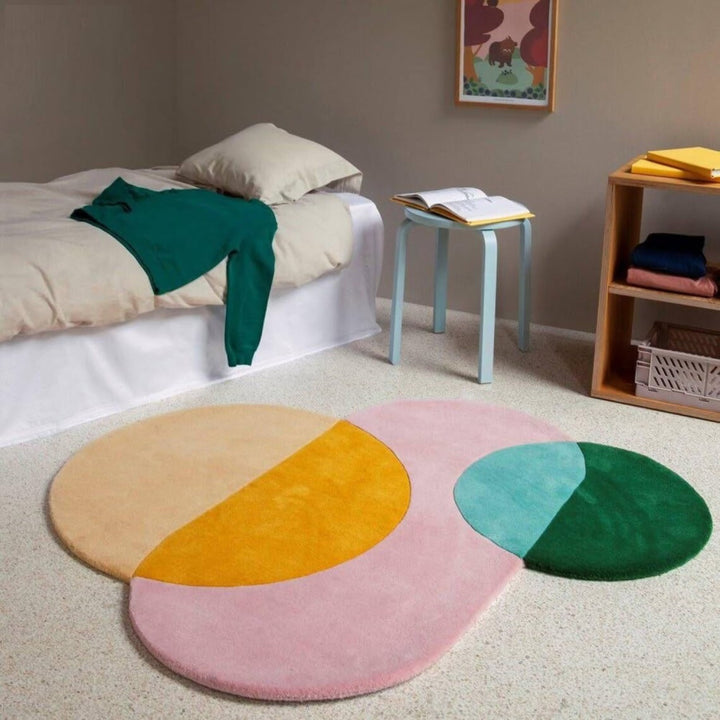 Mariv Irregular Shape Woolen Carpet